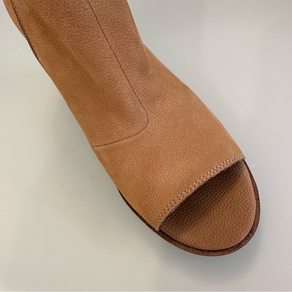 Lucky Brand | Butter-Soft Tan Leather Ankle Boots | Size 8.5 - Picture 11 of 16